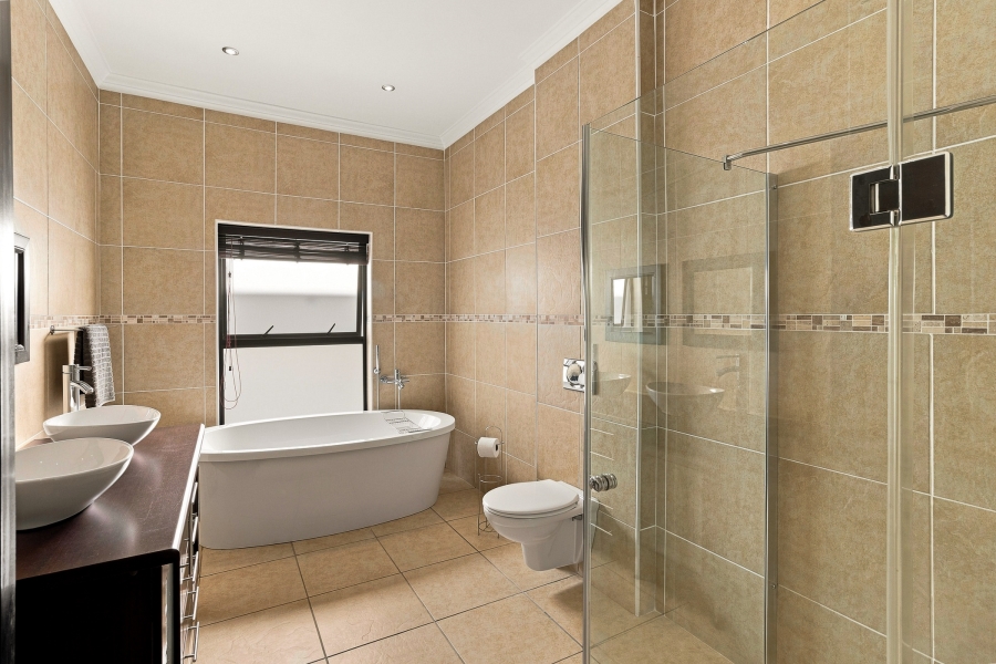 4 Bedroom Property for Sale in Croydon Vineyard Estate Western Cape